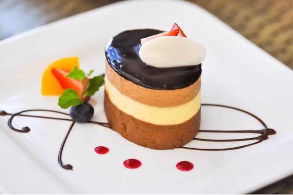 accord et présentation mousse au chocolat gateau