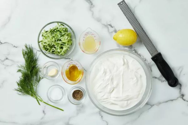 Les ingrédients essentiels pour un tzatziki réussi